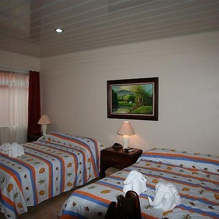 Hotel La Choza Inn La Fortuna Buitenkant foto