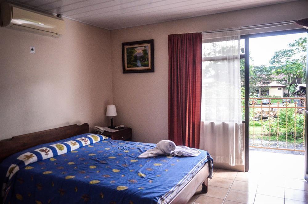 Hotel La Choza Inn La Fortuna Buitenkant foto